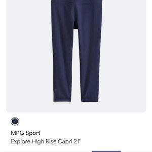 MPG Sport 21” Capri high rise legging in Navy LIKE NEW Size S